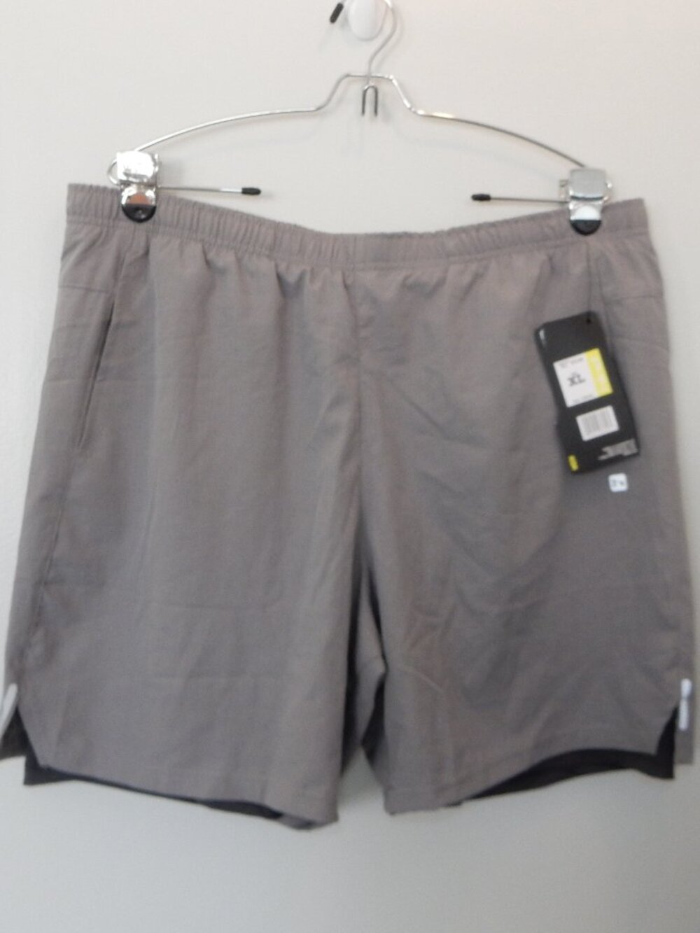 Hind Men's 2 in 1 running shorts 7 inch Grey NWT CYM573B